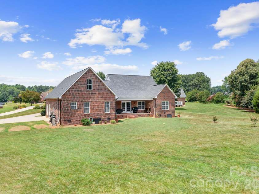 4380 Woodsbury Lane, Lincolnton, NC 28092.  MLS# CAR4386185, YatesRealty ID 26064. 
