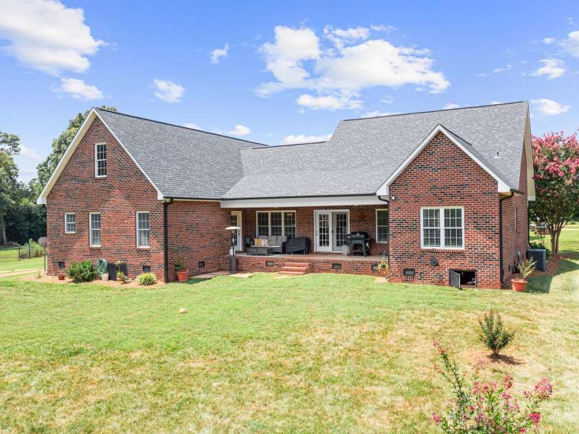 4380 Woodsbury Lane, Lincolnton, NC 28092.  MLS# CAR4386185, YatesRealty ID 26064. 