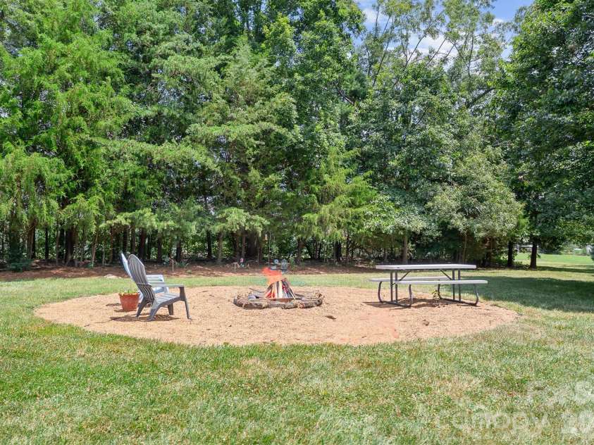 4380 Woodsbury Lane, Lincolnton, NC 28092.  MLS# CAR4386185, YatesRealty ID 26064. 