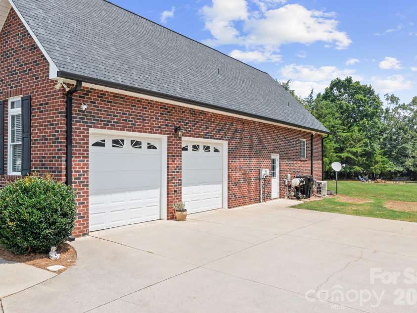 4380 Woodsbury Lane, Lincolnton, NC 28092.  MLS# CAR4386185, YatesRealty ID 26064. 