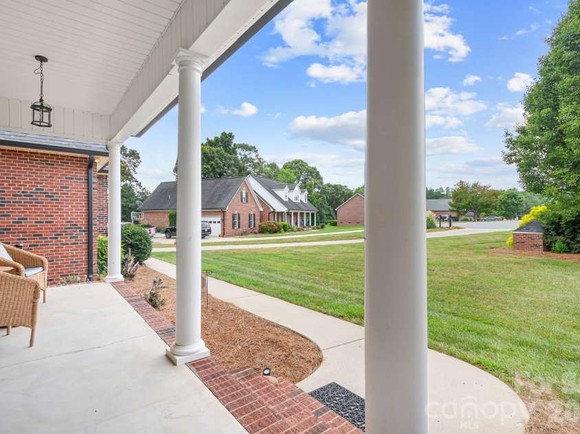 4380 Woodsbury Lane, Lincolnton, NC 28092.  MLS# CAR4386185, YatesRealty ID 26064. 