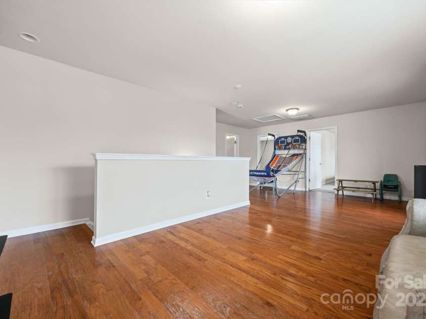 5111 Elementary View Drive, Charlotte, NC 28269.  MLS# CAR4305717, YatesRealty ID 26064. 