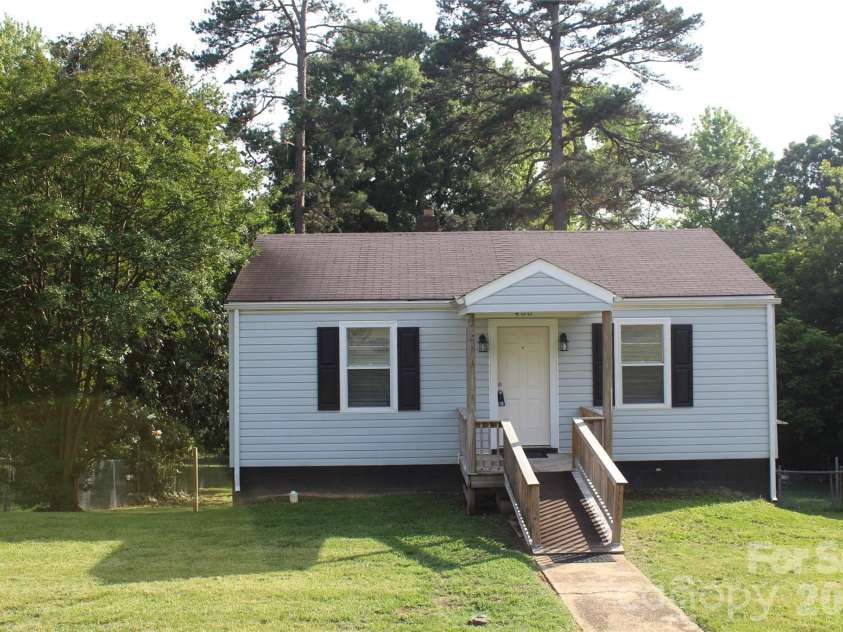 406 Mill Street, Landis, NC 28088.  MLS# CAR4387345, YatesRealty ID 26065. 