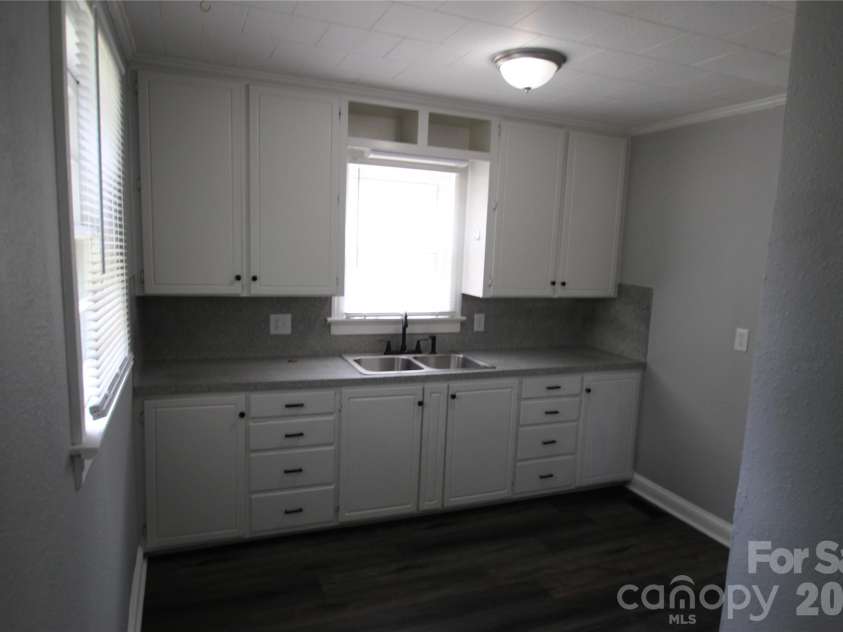 406 Mill Street, Landis, NC 28088.  MLS# CAR4387345, YatesRealty ID 26065. 