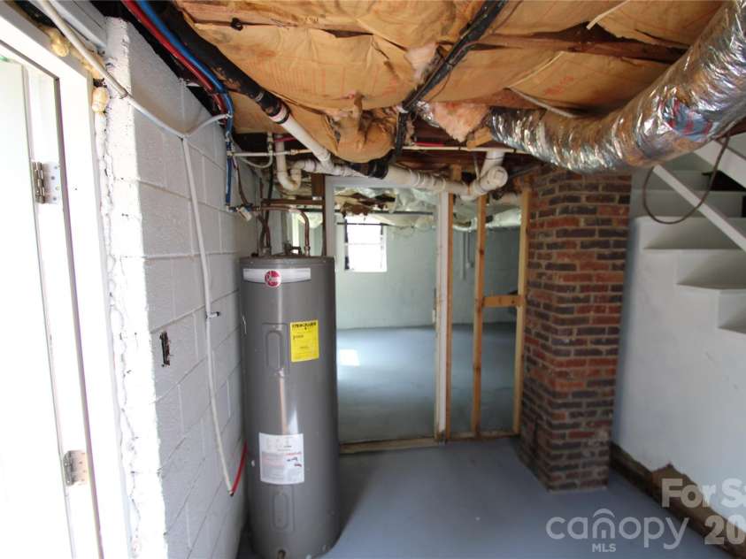 406 Mill Street, Landis, NC 28088.  MLS# CAR4387345, YatesRealty ID 26065. 