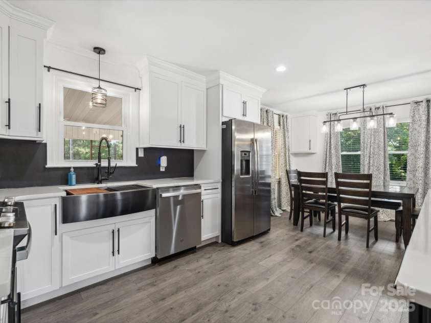 1238 Carl Allen Road, Edgemoor, SC 29712.  MLS# CAR4267482, YatesRealty ID 26066. Kitchen/ dining