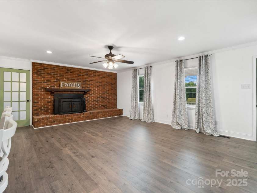 1238 Carl Allen Road, Edgemoor, SC 29712.  MLS# CAR4267482, YatesRealty ID 26066. Living room