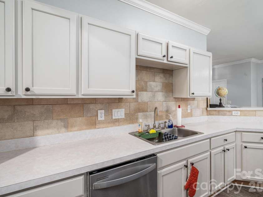 3000 Misty Harbor Circle, Cramerton, NC 28032.  MLS# CAR4385419, YatesRealty ID 26066. 