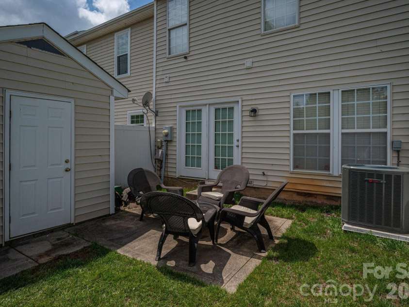 3000 Misty Harbor Circle, Cramerton, NC 28032.  MLS# CAR4385419, YatesRealty ID 26066. 