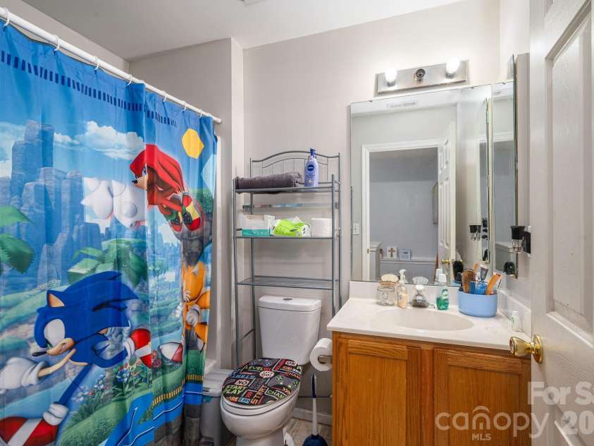 3000 Misty Harbor Circle, Cramerton, NC 28032.  MLS# CAR4385419, YatesRealty ID 26066. Bathroom #2.