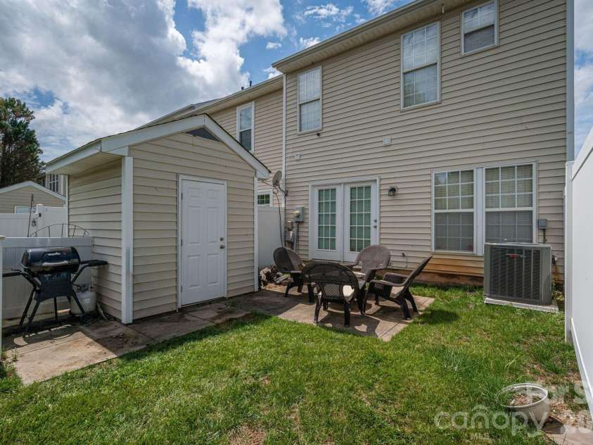 3000 Misty Harbor Circle, Cramerton, NC 28032.  MLS# CAR4385419, YatesRealty ID 26066. Great spot to entertain!
