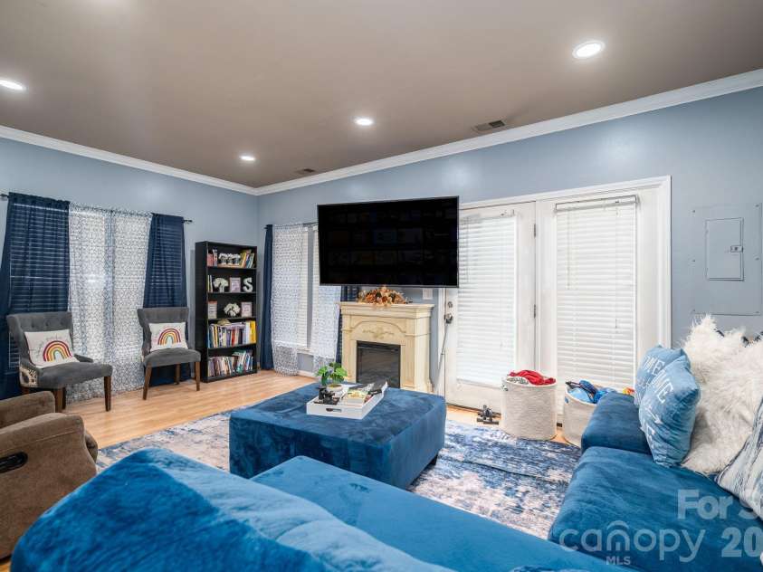 3000 Misty Harbor Circle, Cramerton, NC 28032.  MLS# CAR4385419, YatesRealty ID 26066. Resessed lighting.