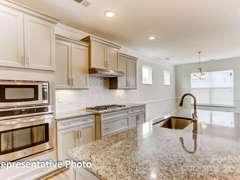 3025 Cedar Falls Drive, Waxhaw, NC 28173.  MLS# CAR4276952, YatesRealty ID 26069. 