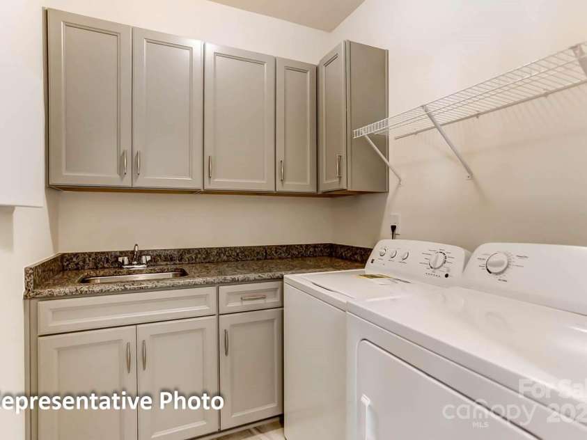 3025 Cedar Falls Drive, Waxhaw, NC 28173.  MLS# CAR4276952, YatesRealty ID 26069. 