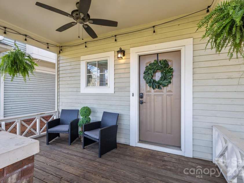 1335 Summit Greenway Court, Charlotte, NC 28208.  MLS# CAR4234575, YatesRealty ID 2607. 