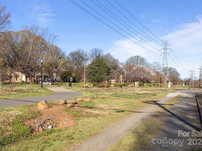 1335 Summit Greenway Court, Charlotte, NC 28208.  MLS# CAR4234575, YatesRealty ID 2607. 