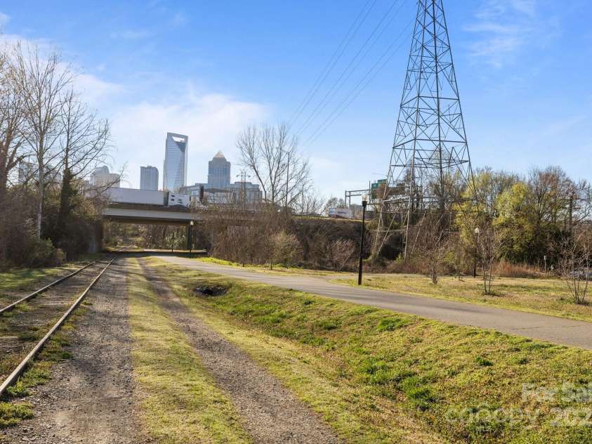 1335 Summit Greenway Court, Charlotte, NC 28208.  MLS# CAR4234575, YatesRealty ID 2607. 