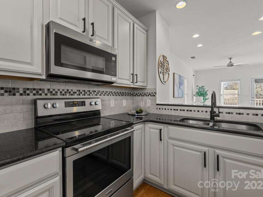 1335 Summit Greenway Court, Charlotte, NC 28208.  MLS# CAR4234575, YatesRealty ID 2607. 