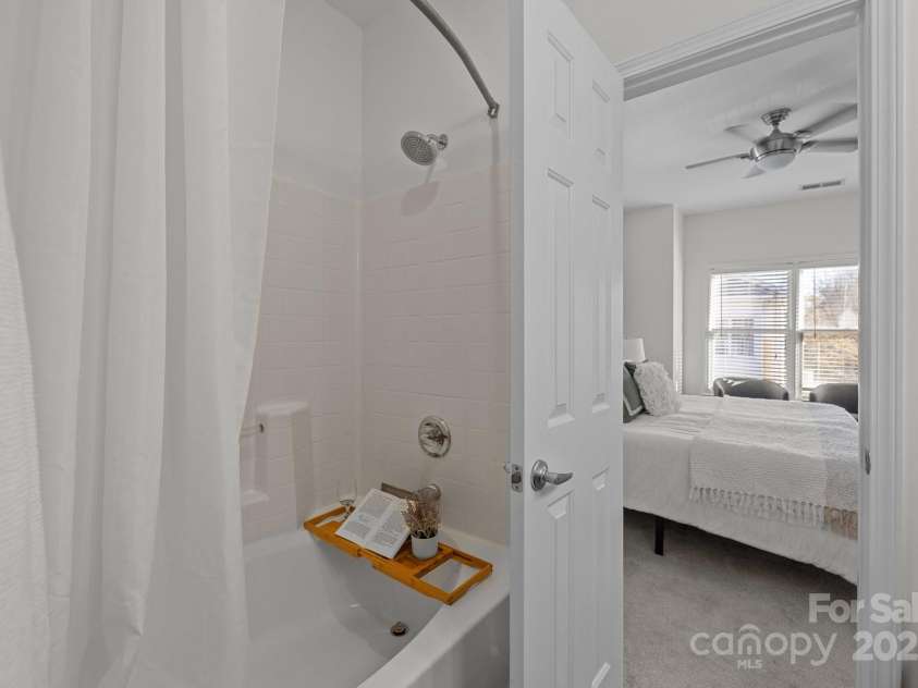 1335 Summit Greenway Court, Charlotte, NC 28208.  MLS# CAR4234575, YatesRealty ID 2607. 