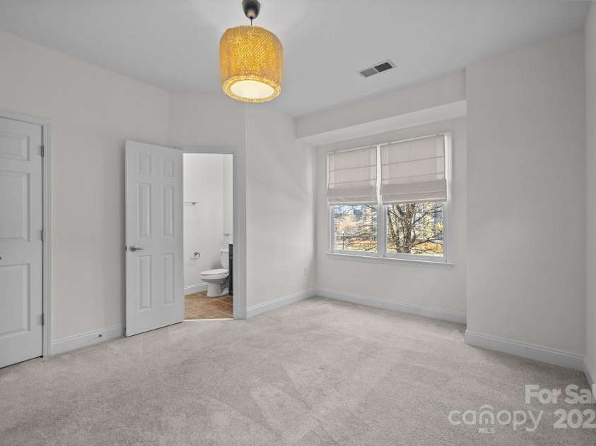 1335 Summit Greenway Court, Charlotte, NC 28208.  MLS# CAR4234575, YatesRealty ID 2607. 