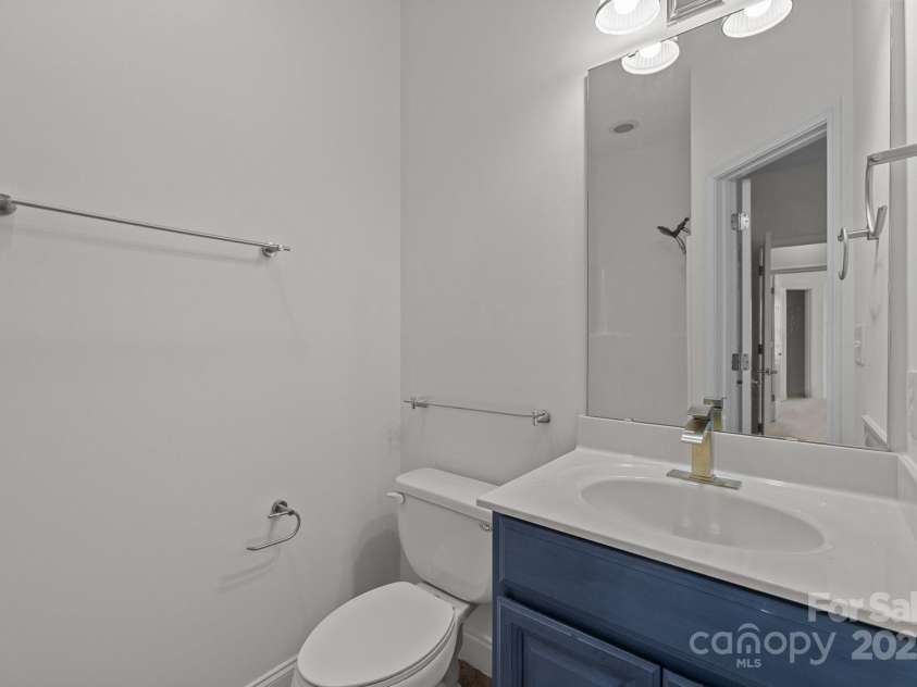 1335 Summit Greenway Court, Charlotte, NC 28208.  MLS# CAR4234575, YatesRealty ID 2607. 