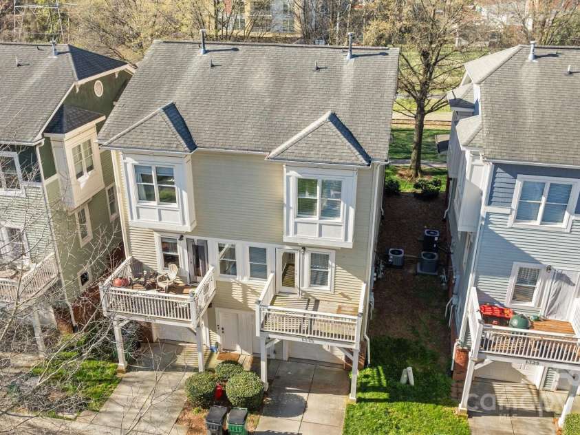 1335 Summit Greenway Court, Charlotte, NC 28208.  MLS# CAR4234575, YatesRealty ID 2607. 