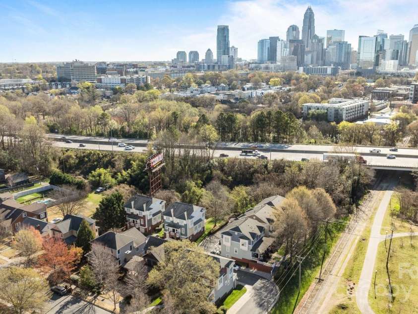 1335 Summit Greenway Court, Charlotte, NC 28208.  MLS# CAR4234575, YatesRealty ID 2607. 