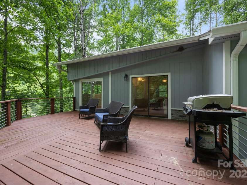 193 Timberside Drive, Mars Hill, NC 28754.  MLS# CAR4272349, YatesRealty ID 2607. 