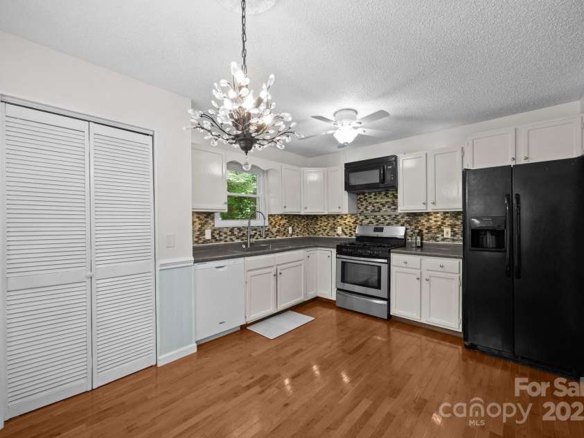 193 Timberside Drive, Mars Hill, NC 28754.  MLS# CAR4272349, YatesRealty ID 2607. 