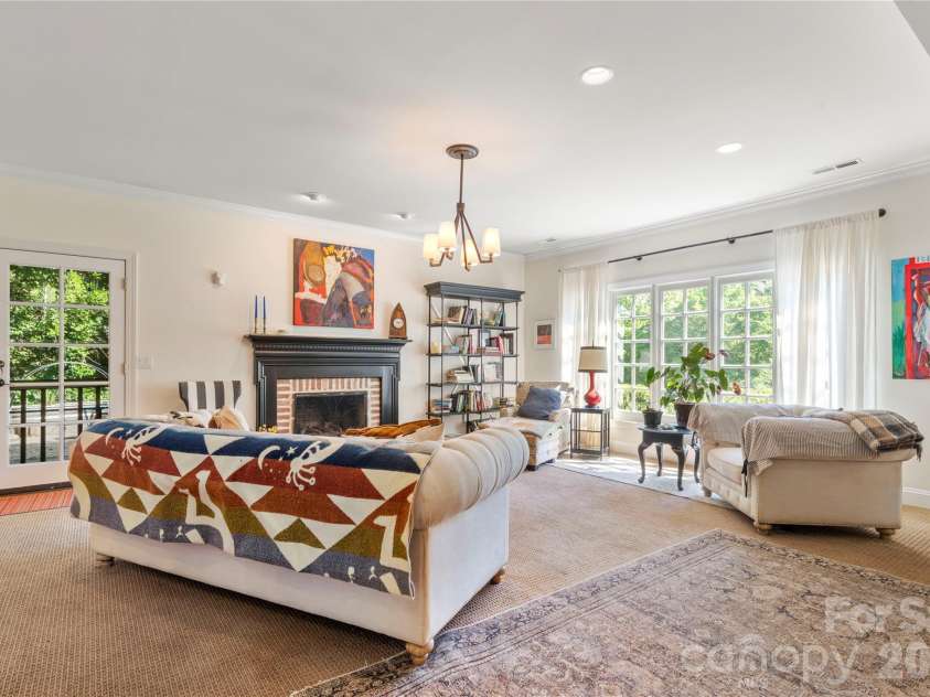 270 Sunset Drive, Concord, NC 28025.  MLS# CAR4382576, YatesRealty ID 26070. 