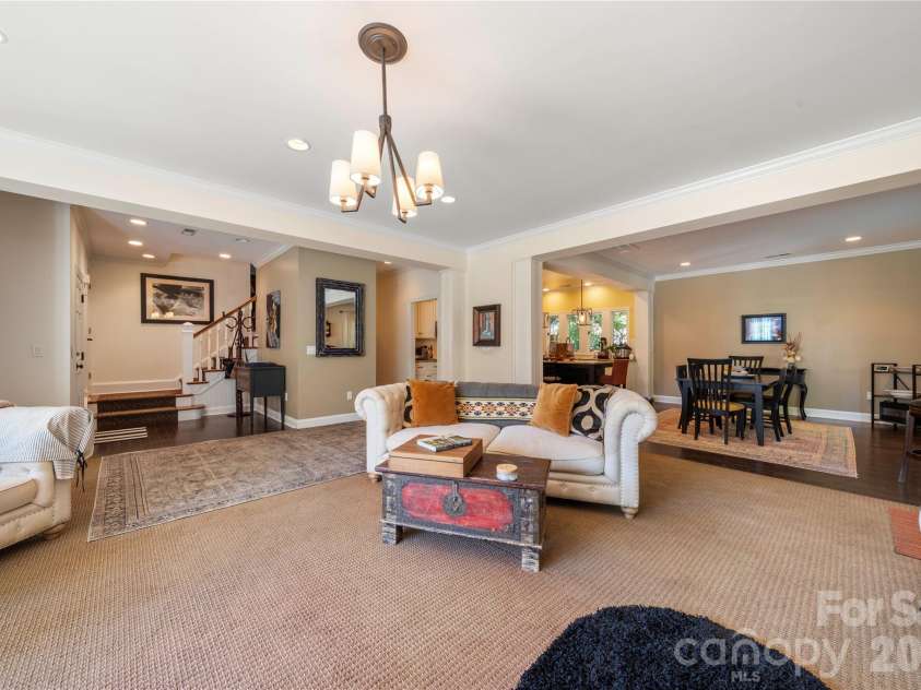 270 Sunset Drive, Concord, NC 28025.  MLS# CAR4382576, YatesRealty ID 26070. 