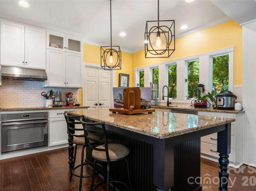 270 Sunset Drive, Concord, NC 28025.  MLS# CAR4382576, YatesRealty ID 26070. 
