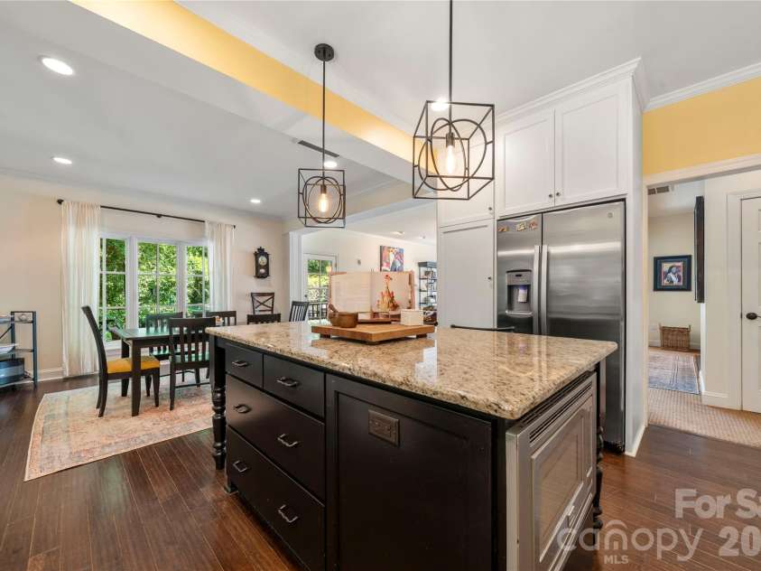 270 Sunset Drive, Concord, NC 28025.  MLS# CAR4382576, YatesRealty ID 26070. 