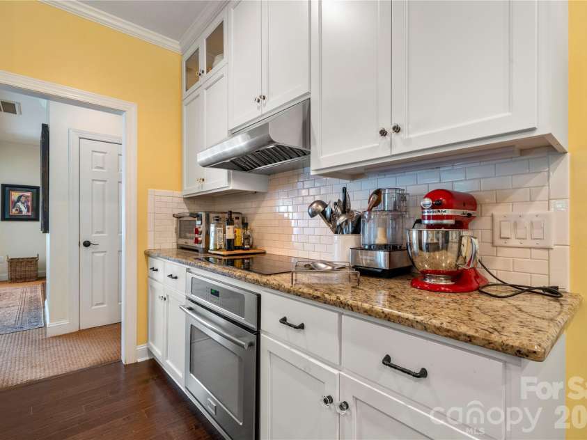 270 Sunset Drive, Concord, NC 28025.  MLS# CAR4382576, YatesRealty ID 26070. 