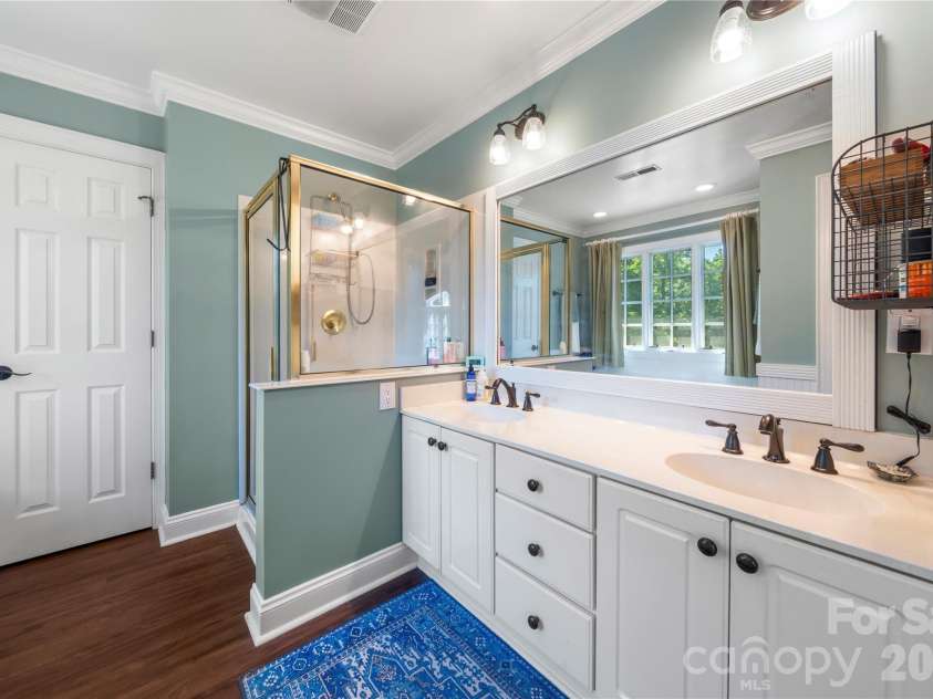 270 Sunset Drive, Concord, NC 28025.  MLS# CAR4382576, YatesRealty ID 26070. 