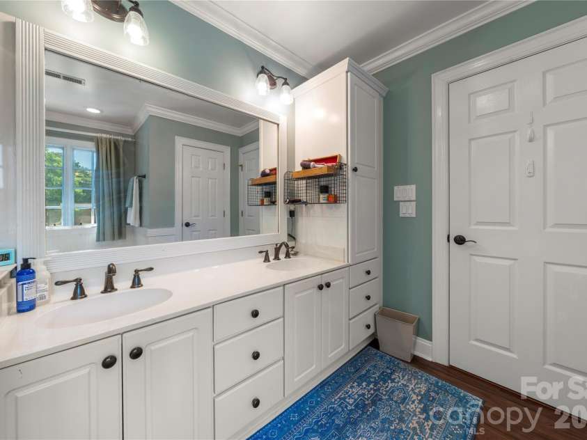 270 Sunset Drive, Concord, NC 28025.  MLS# CAR4382576, YatesRealty ID 26070. 