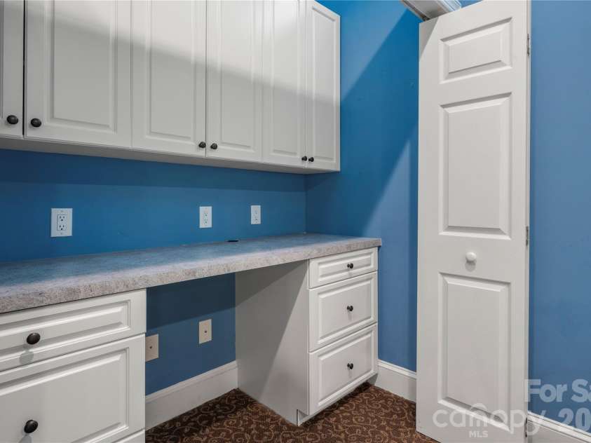 270 Sunset Drive, Concord, NC 28025.  MLS# CAR4382576, YatesRealty ID 26070. 