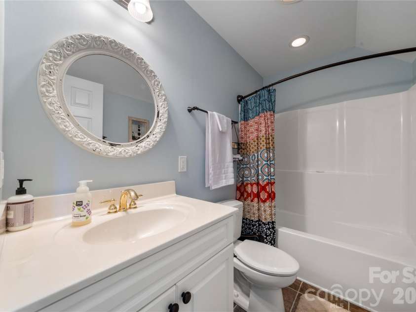 270 Sunset Drive, Concord, NC 28025.  MLS# CAR4382576, YatesRealty ID 26070. 