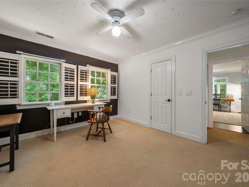 270 Sunset Drive, Concord, NC 28025.  MLS# CAR4382576, YatesRealty ID 26070. 