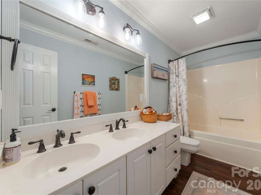 270 Sunset Drive, Concord, NC 28025.  MLS# CAR4382576, YatesRealty ID 26070. 