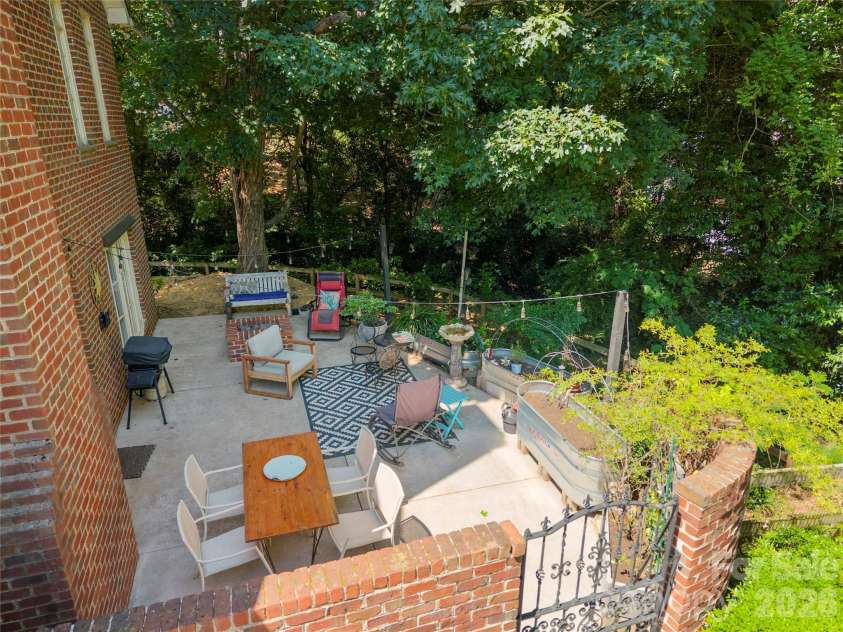 270 Sunset Drive, Concord, NC 28025.  MLS# CAR4382576, YatesRealty ID 26070. 