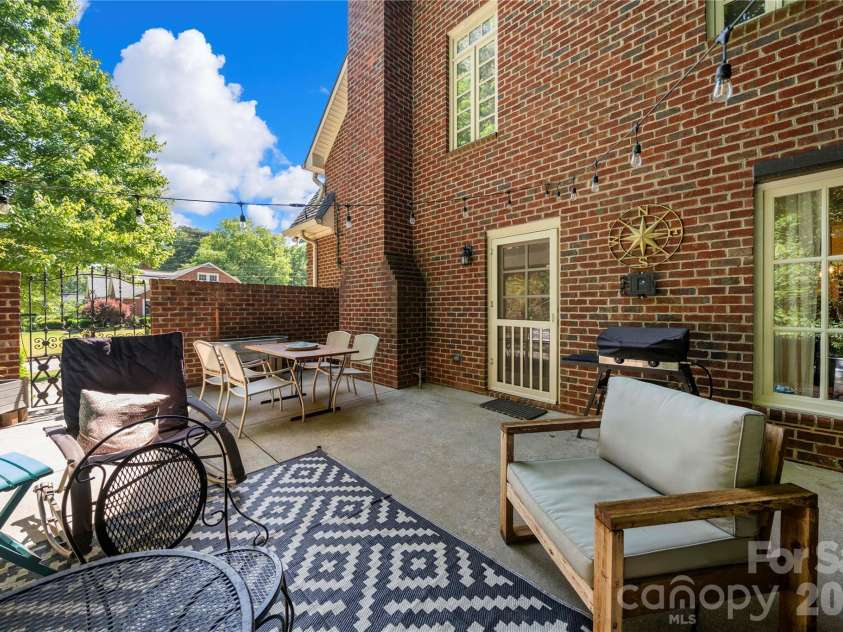 270 Sunset Drive, Concord, NC 28025.  MLS# CAR4382576, YatesRealty ID 26070. 