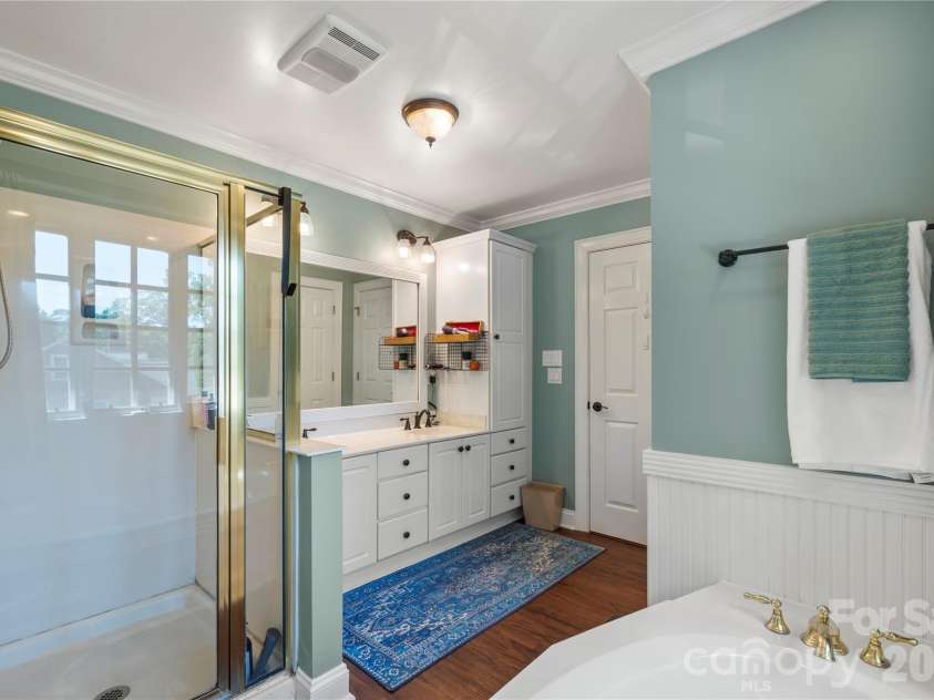 270 Sunset Drive, Concord, NC 28025.  MLS# CAR4382576, YatesRealty ID 26070. Primary ensuite