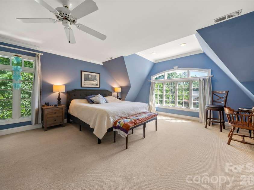 270 Sunset Drive, Concord, NC 28025.  MLS# CAR4382576, YatesRealty ID 26070. Primary suite