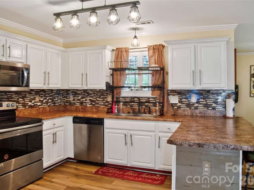 160 Sethwood Drive, Rock Hill, SC 29732.  MLS# CAR4343186, YatesRealty ID 26071. 