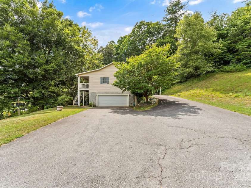 178 Herron Cove Road, Weaverville, NC 28787.  MLS# CAR4257698, YatesRealty ID 26072. 