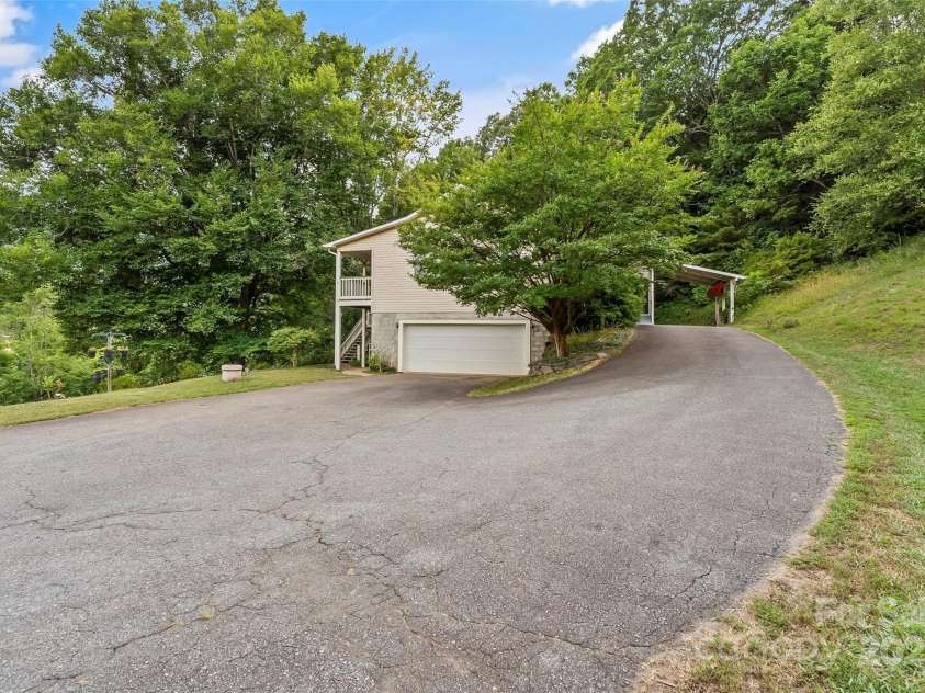 178 Herron Cove Road, Weaverville, NC 28787.  MLS# CAR4257698, YatesRealty ID 26072. Additional entrance