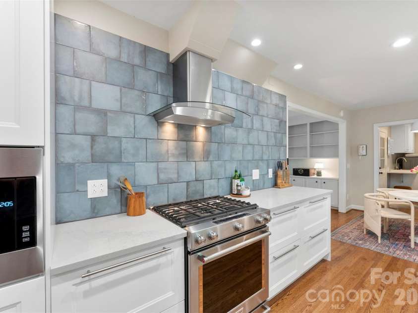 6613 Rocky Falls Road, Charlotte, NC 28211.  MLS# CAR4385008, YatesRealty ID 26072. 