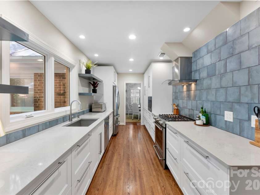 6613 Rocky Falls Road, Charlotte, NC 28211.  MLS# CAR4385008, YatesRealty ID 26072. 