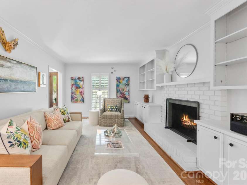 6613 Rocky Falls Road, Charlotte, NC 28211.  MLS# CAR4385008, YatesRealty ID 26072. 